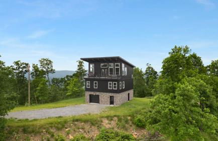 Modern Escape w Mountain Views Fire Pit & Swing - Foto 51