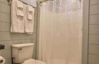 Amazing Glamping Vacations in this Riverside Cottage in Llano, Texas - Foto 25