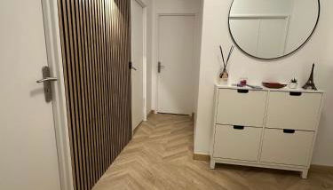 PARIS-MONTROUGE Magnifique Appartement 2 pièce de 56m2 - très cosy pour 1 à 6 personnes refait à neuf - ENTIRE APARTMENT LUXIRIOUS AND WARM - Montrouge Paris 14ème - Proche Aéroport Orly & Parc Expositions Porte de Versailles FREE WIFI GRATUIT - Foto 5