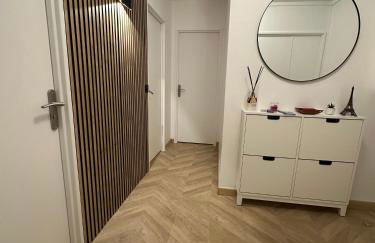 PARIS-MONTROUGE Magnifique appartement- très cosy pour 1 - 6 personnes refait à NEUF -ENTIRE APARTMENT LUXURIOUS AND WARM -Montrouge Paris 14ème - Proche Aéroport Orly Parc Expositions Porte de Versailles FREE WIFI GRATUIT - Foto 48