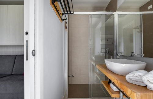 Villa Acquaviva with Panoramic, Private Pool and Gym - by PosarelliVillas - Foto 28