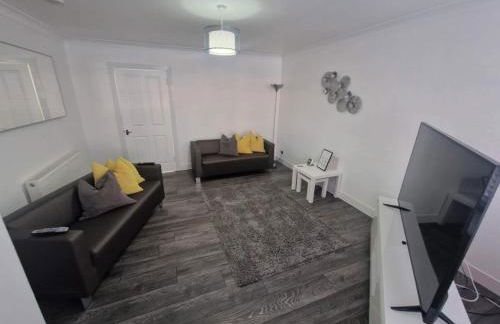 Cozy Shotts House with 2 Bedrooms - Photo 6