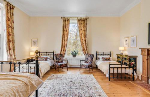 Beccles Georgian Mansion l 9 Bedrooms, Hot Tub & Parkland - Foto 14