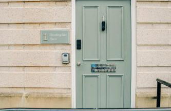 Stylish 2 Bed City Centre Apartment with Parking - Photo 48