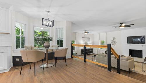 Modern 4 Bed in Quail Hollow - Foto 4