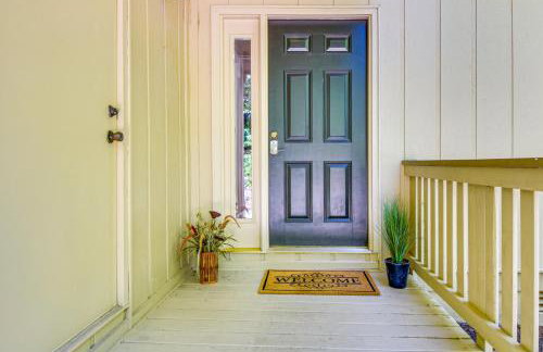 Private Balcony Lake Keowee Home with Pool Access - Foto 23