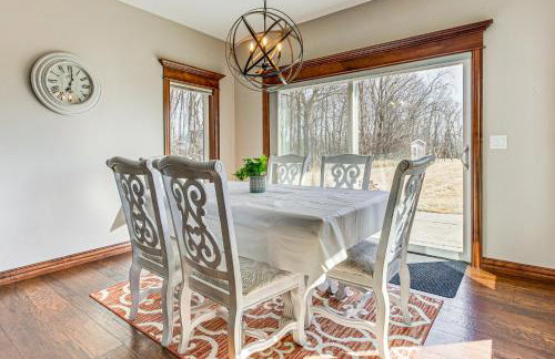 8 Mi to Lambeau Field Family Home in De Pere! - Foto 2