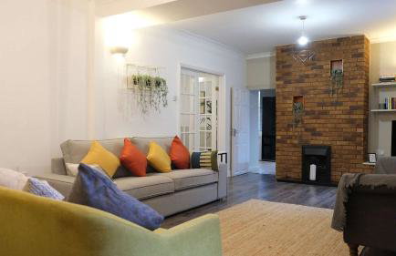 Lovely 5 Bedroom Home w Garden near Northampton - Photo 38