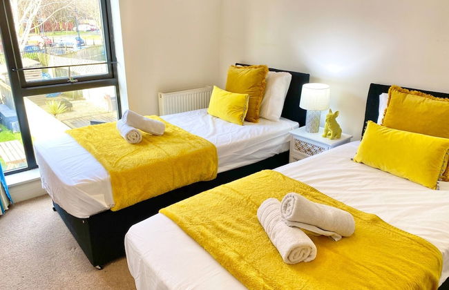 5-bed Townhouse Salford Deep Cleaned - Foto 2