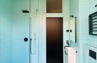 Room with a bathroom and private entrance door - Photo 21