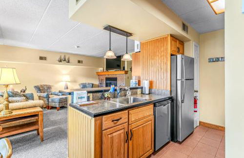 Epic Views and Pool Access! Gem on Big Boulder Lake - Foto 12