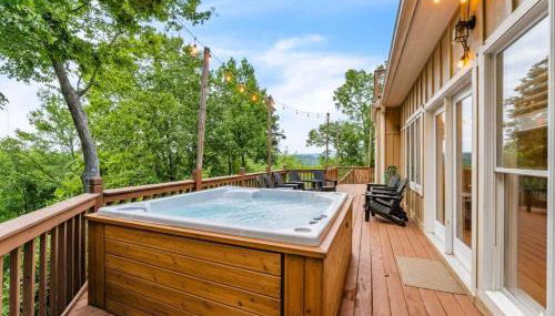 The Retreat at Wildwood - Hot Tub Theater & Deck - Foto 3