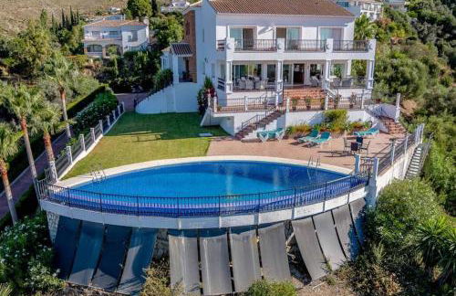 49-Exclusive Villa With Private Pool & Breathtaking Views in Mijas! - Photo 56