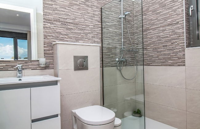 Francis & Gregorys Luxury Villas - Photo 16