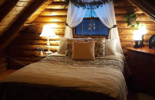 Deer Valley Retreat, Lovely Log Cabin with Fireplace & Garden Views- Perfect for a Relaxing Getaway! - Foto 12