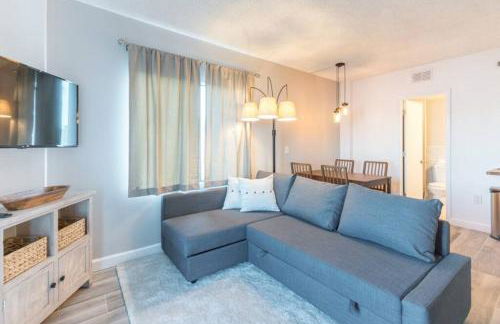 Deluxe Studio w/ Lakeview - free parking/pool - Foto 7