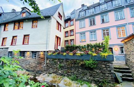 Monschau-Auszeit: Historisch wohnen direkt am Bach - Foto 37