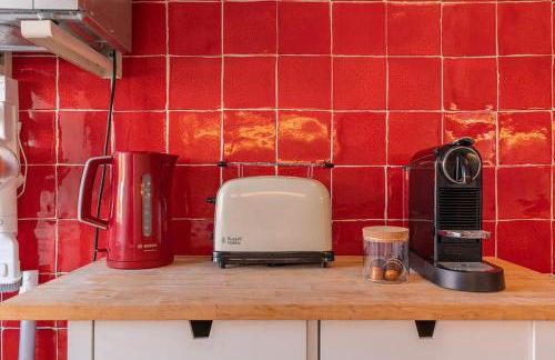 Unique Riverview Apartment - Photo 21