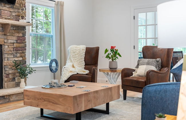 Luxuriously Lakeside by Avantstay Lakefront Retreat w Game Room - Foto 12