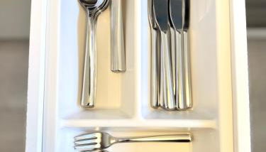 REGENCY - Exklusive zentrale 45m2 Wohnung mit Balkon, WiFi und Netflix - Foto 3