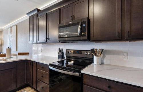 Upscale Lakeside Condo with Extraordinary Amenities at Topsider in Osage Beach 19mm - Photo 24