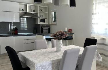 Holiday House M&A&K with swimming pool - Foto 6