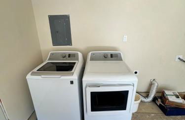 The studio for all your needs - Photo 9