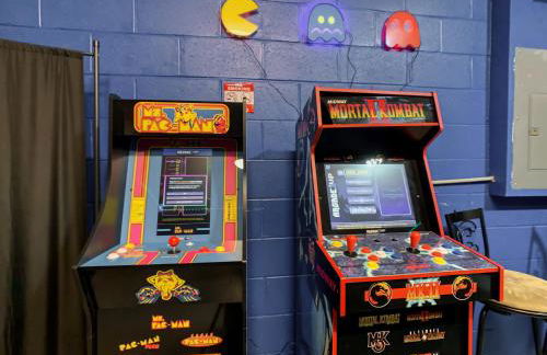 Spacious retreat w pool & game room - Foto 57