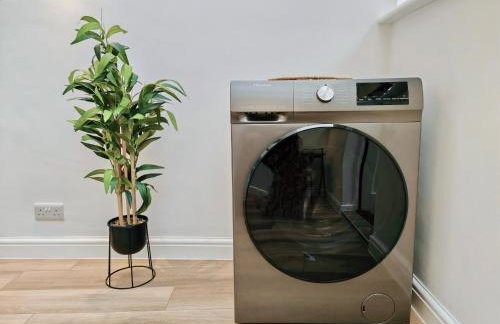 2-Bed Apartment - For Contractors & Business Travellers - Long Stays Welcome - Photo 51