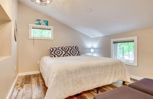 Walk to Lake Beaches Cabin with Patio in Belmont! - Foto 20