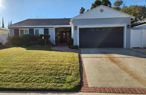 4 BR Encino Home w/ Amazing Yard, Near Everything - Foto 45