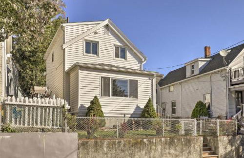 Pet-Friendly Revere Getaway, Steps from the T! - Foto 23