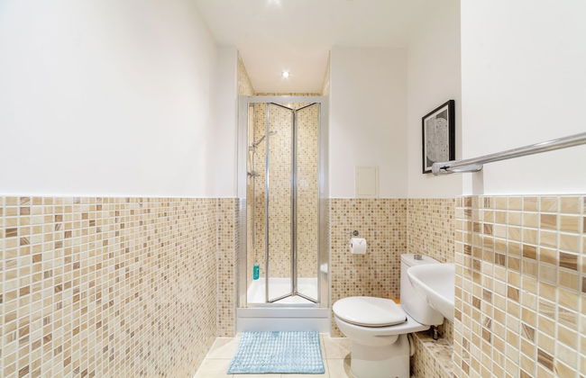 Top-rated Penthouse - King Size Bed & Free Parking - Photo 18