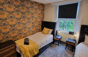 Townhouse - 6 Bed Hot Tub House - Photo 27