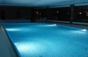 Studio by the River with Terrace, Basen, Sauna, Jacuzzi, Fitness - Foto 28