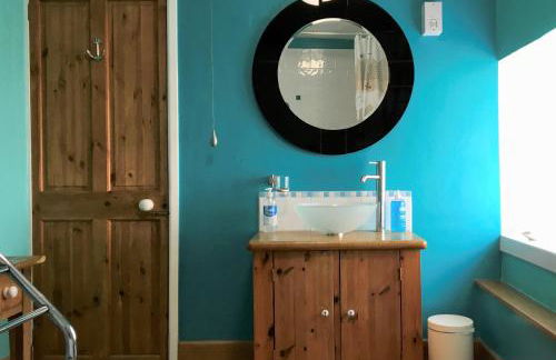 Mariners Cottage - Waters edge Fisherman's Cottage, Harbour & Sea Views & Free Dedicated Parking - Photo 48