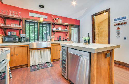 1 Mi to Dtwn! Lakefront Earl Young Charlevoix Home - Foto 8