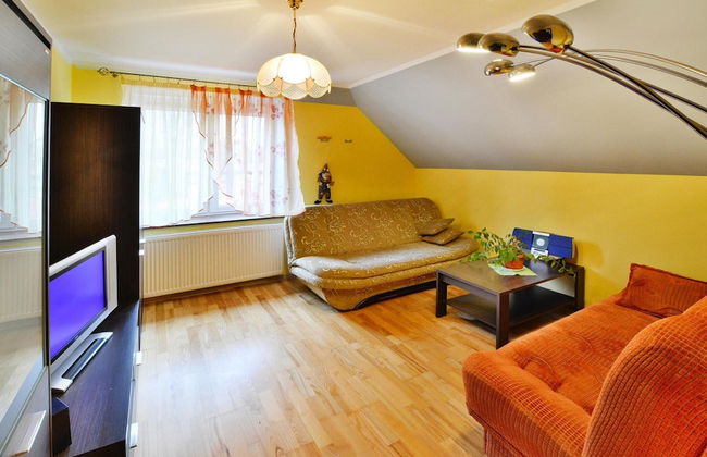 Cottage by Ostrowieckie Lake With Private Beach - Photo 7