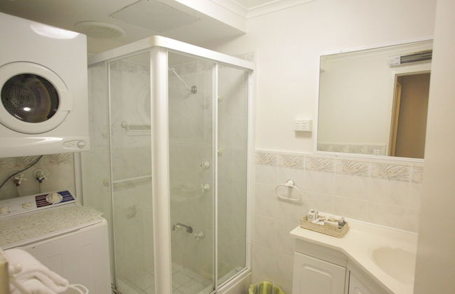 Beachfront Shoal Bay - Photo 9