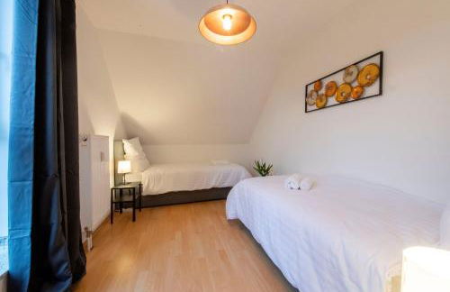 Stay and Work Apartment - 8 single beds - Garage - Foto 9