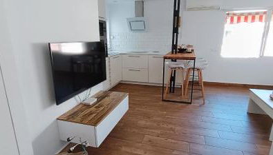 piso centrico en avenida principal - Photo 2