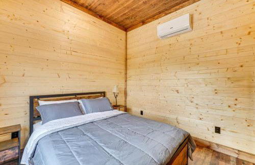 Hot Tub & Mtn Views: Pet-Friendly Englewood Cabin - Photo 17