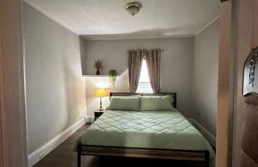 Spacious and Cozy- near T-station-Quiet Neighborhood! - Foto 3