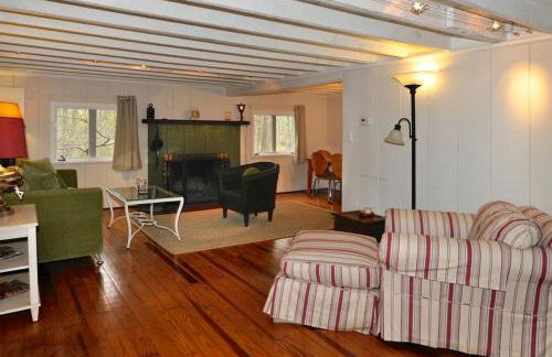 Idyllic Getaway Cottage in the Woods near Woodstock, New York - Foto 3