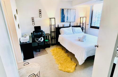 Executive Suite at National Landing - 1BR, Metro, Gym, Pool, Sauna, 2 Queen Beds - Foto 5