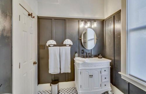 The Stanton Residence - Chic and Cozy Classic near Downtown - Foto 13