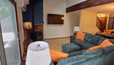 Rustic Mountain Escape Waterpark, Ski & Views! - Foto 2