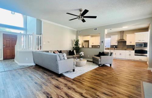 6 Bedroom Home with Pool, Centrally Located - Foto 16