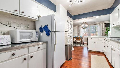 Tahanan - Cozy 4BD Near Downtown & UND - Gameroom - Foto 4, toaster