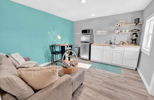 Sunset Dream Minutes from the Beach - Unit 8 - Photo 7